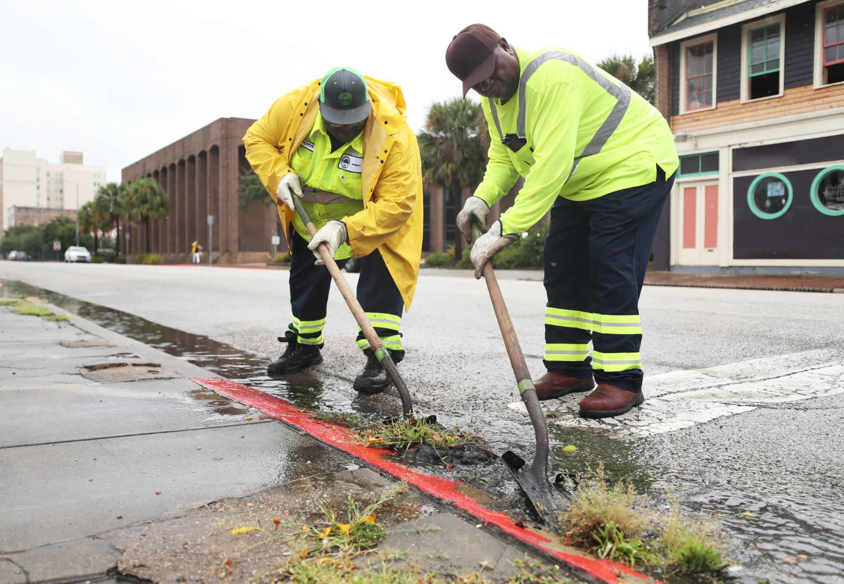 Public works clears drains